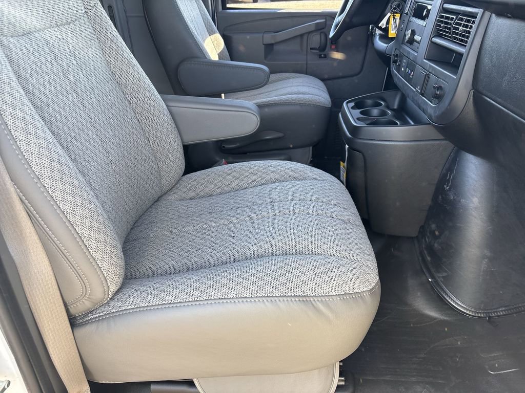 New 2025 GMC Savana 2500 w/ Driver Convenience Package image 26