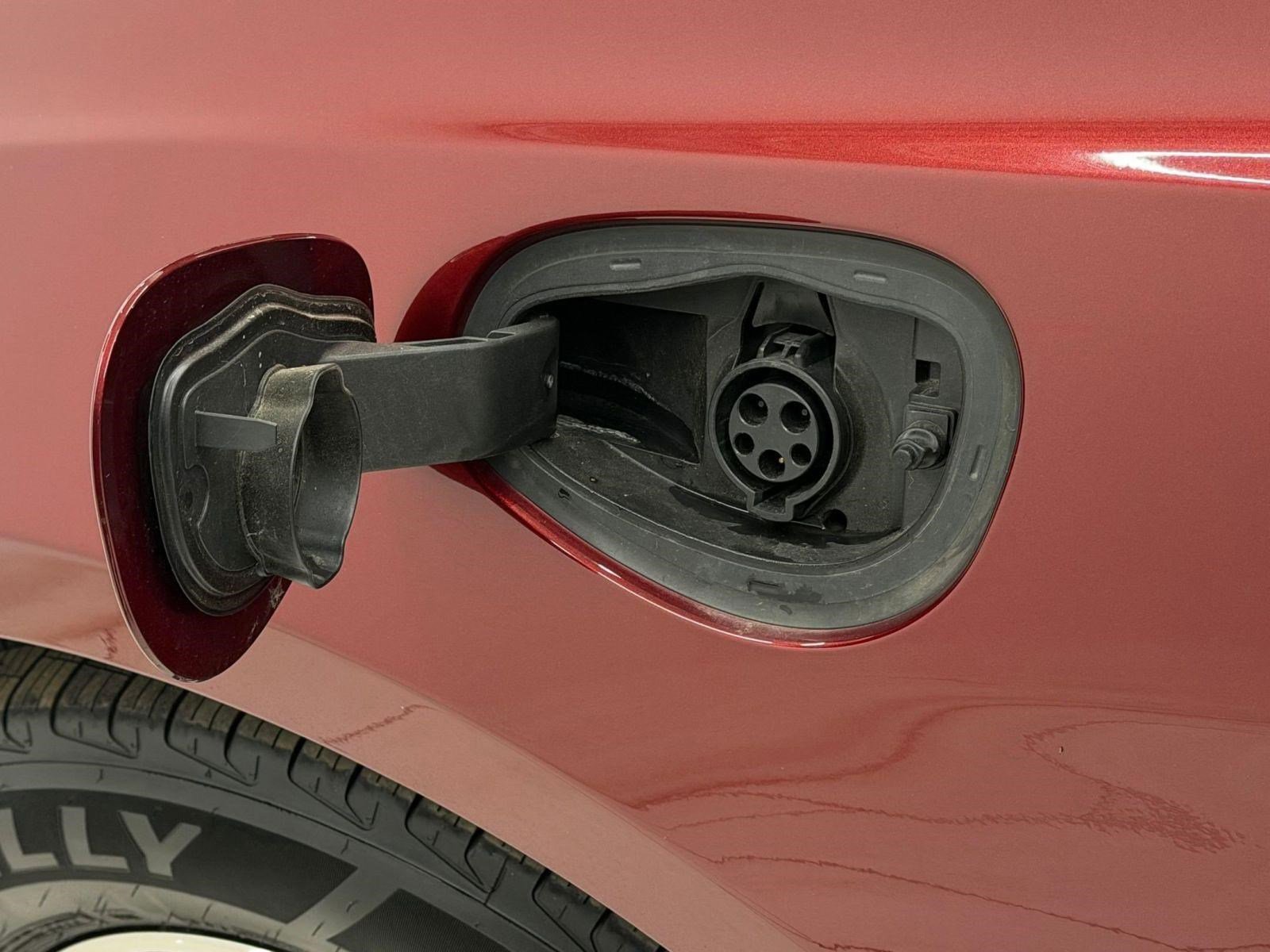 Used 2022 Chrysler Pacifica Touring-L image 38