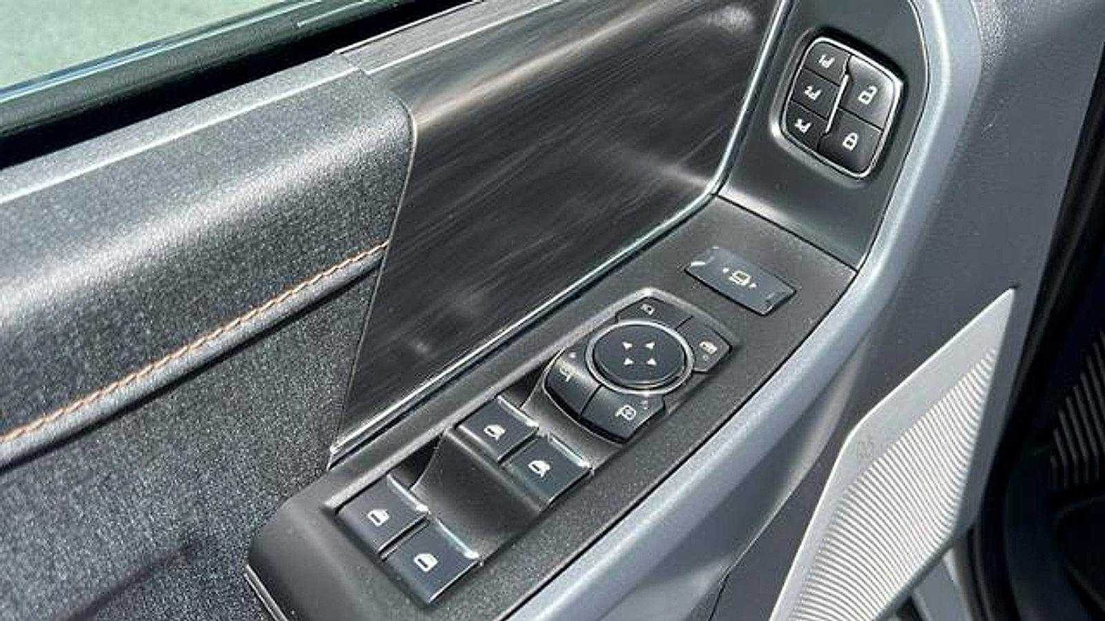 Used 2024 Ford F150 Lariat w/ Equipment Group 502A High image 20