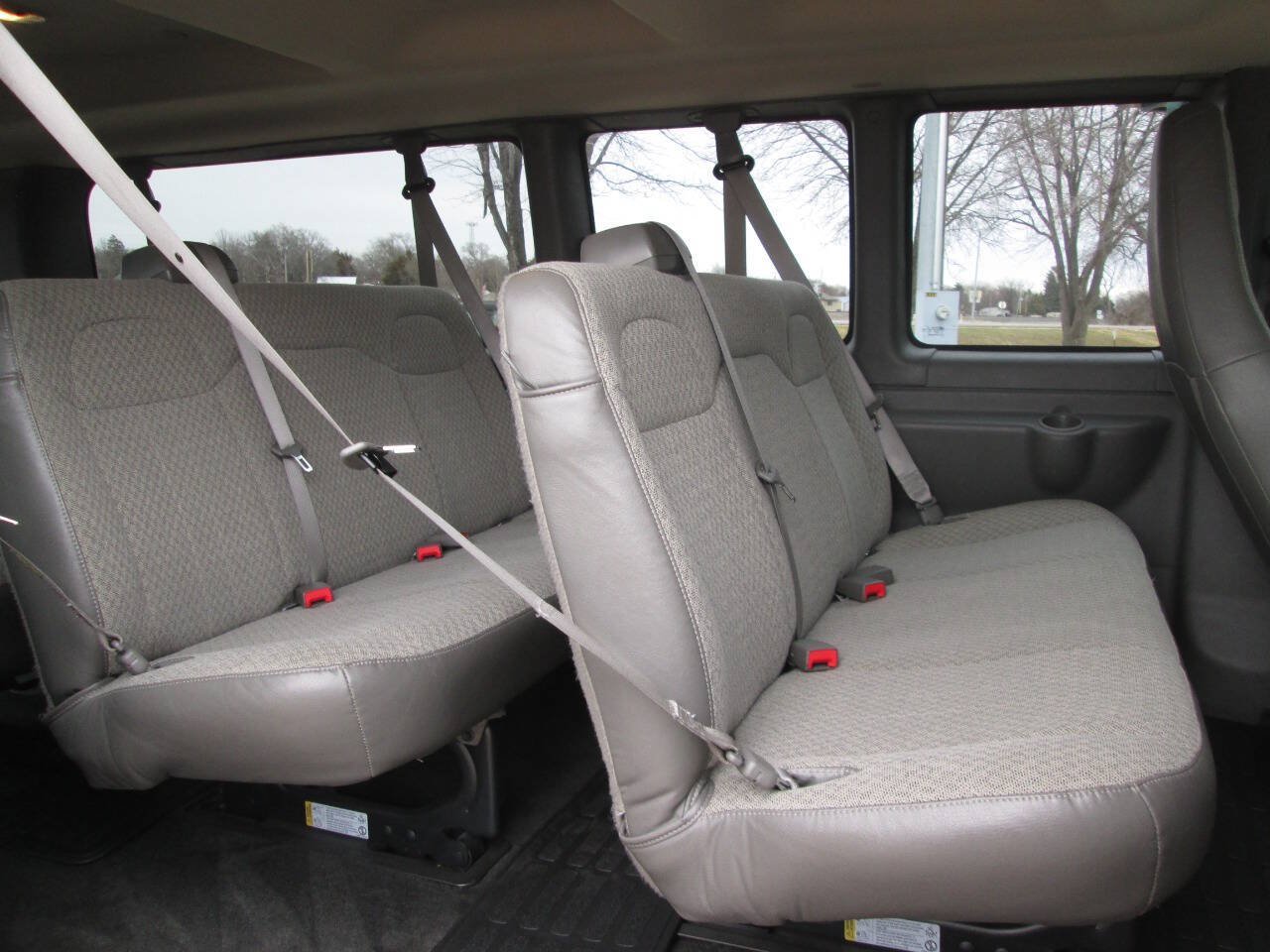 Used 2018 Chevrolet Express 3500 LT w/ LT Preferred Equipment Group RWD image 22