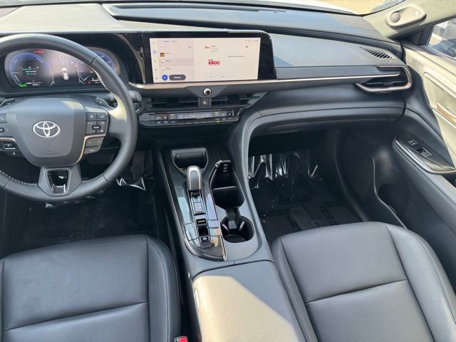 Used 2025 Toyota Crown Signia image 12