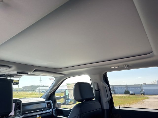 New 2025 Ford F350 Lariat w/ Black Appearance Package image 10