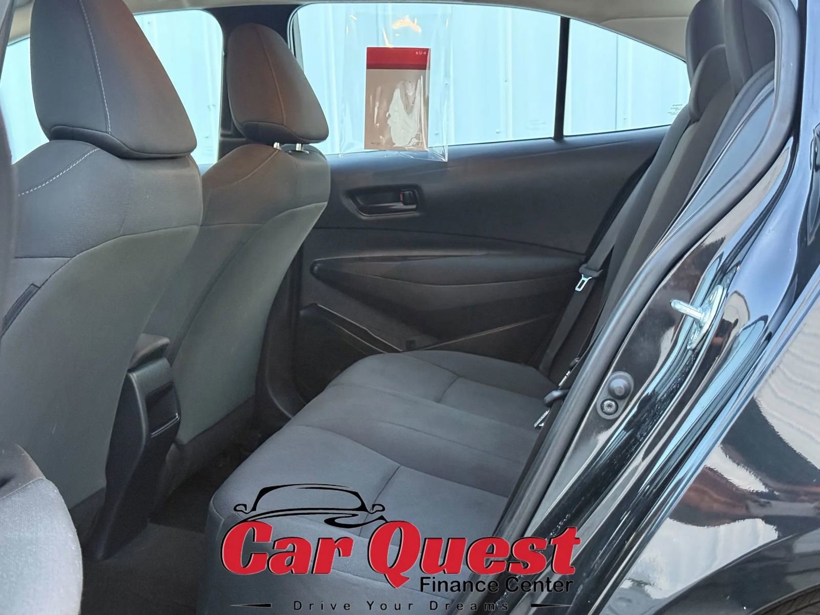 Used 2022 Toyota Corolla LE image 12