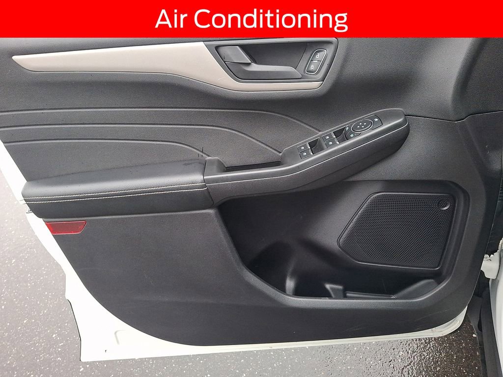 Used 2022 Ford Escape SE w/ Cold Weather Package image 12