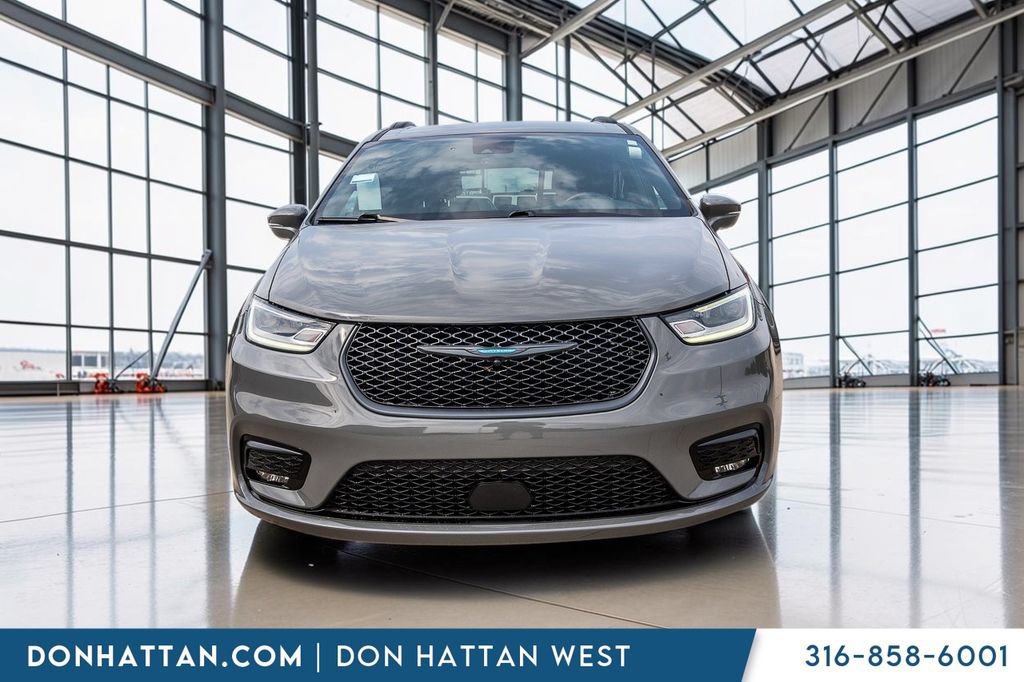 Used 2021 Chrysler Pacifica Touring w/ S Appearance Package FWD image 25