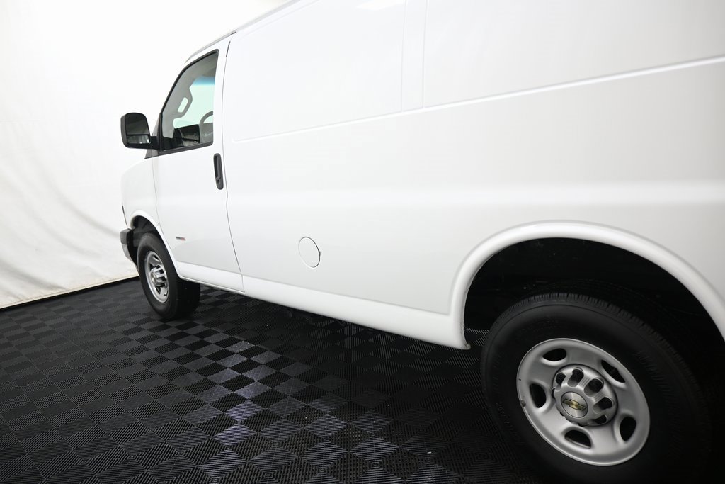 Used 2021 Chevrolet Express 2500 image 14