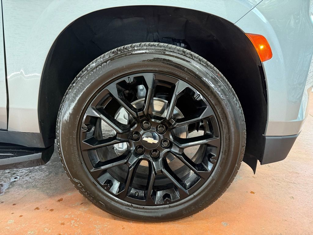 Used 2023 Chevrolet Tahoe High Country image 11
