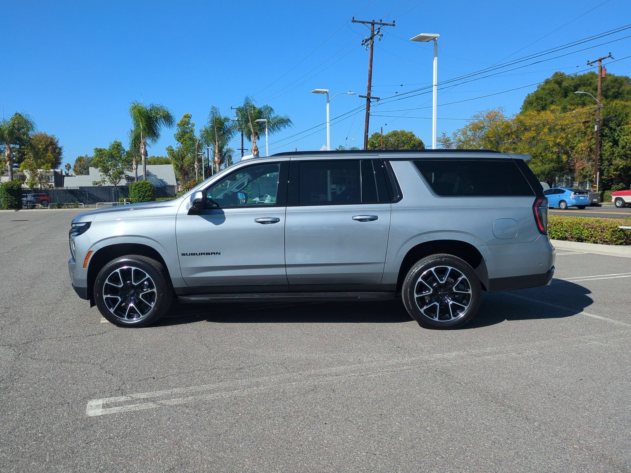 New 2026 Chevrolet Suburban RST w/ Comfort Package AWD/4WD image 2