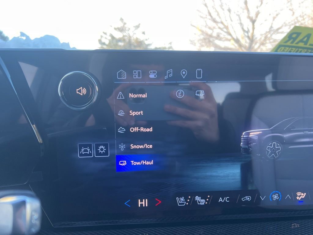 New 2026 Chevrolet Traverse High Country image 19