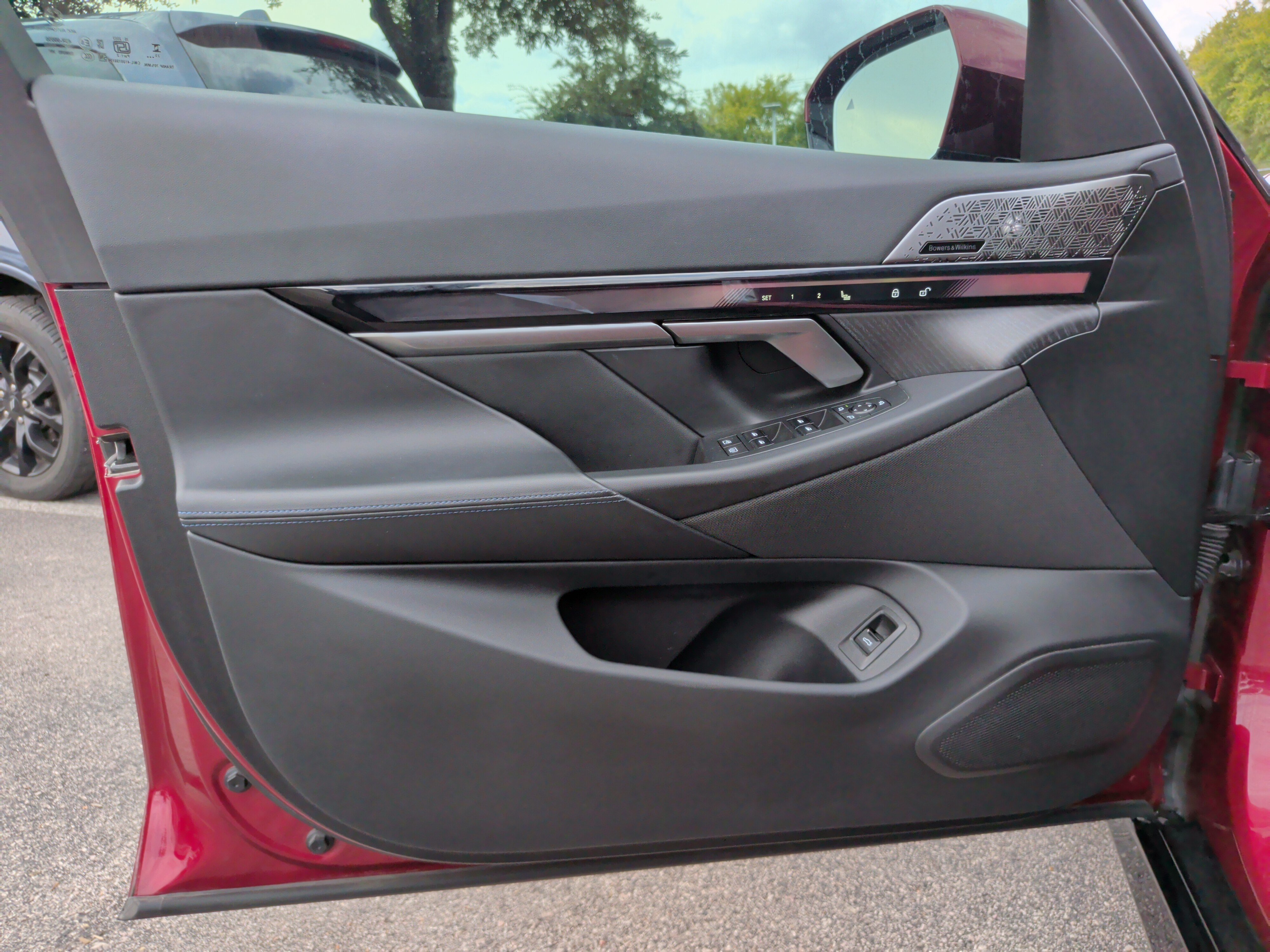 Used 2024 BMW i5 eDrive40i w/ M Sport Package RWD image 27