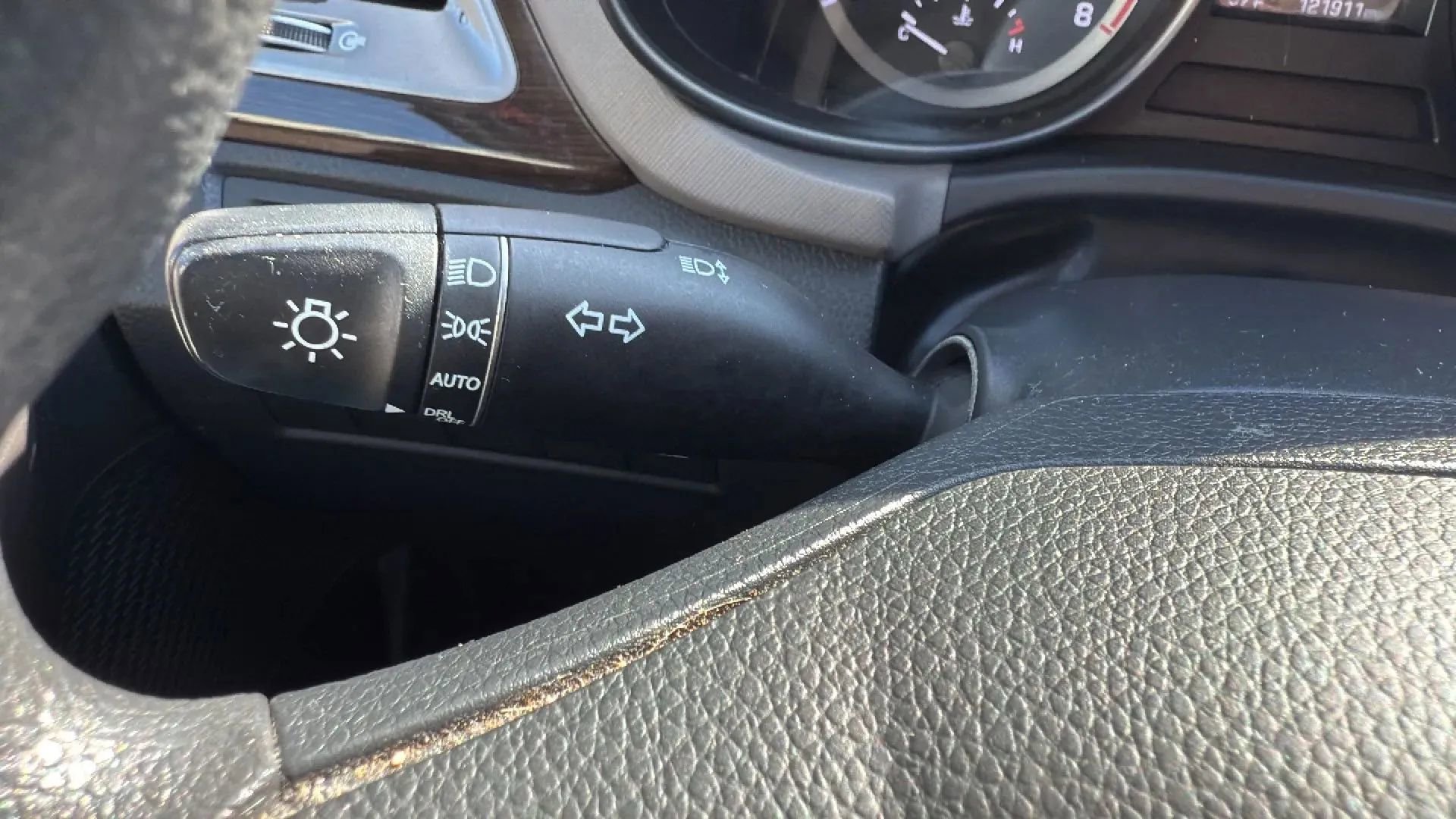 Used 2017 Hyundai Santa Fe SE AWD/4WD image 14