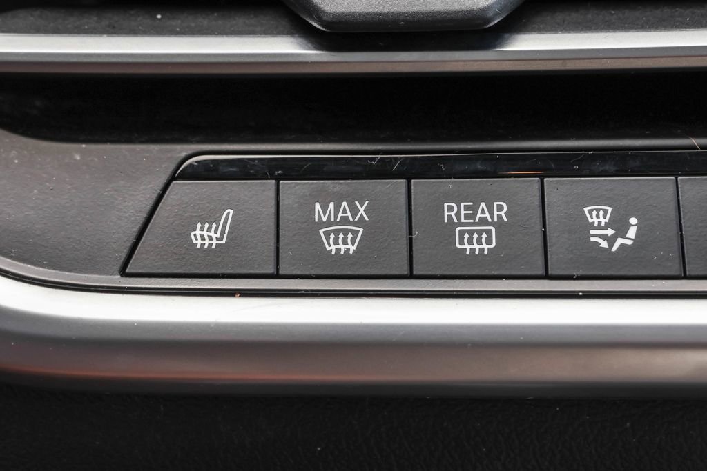 Used 2022 BMW X5 xDrive40i w/ Parking Assistance Package AWD/4WD image 27