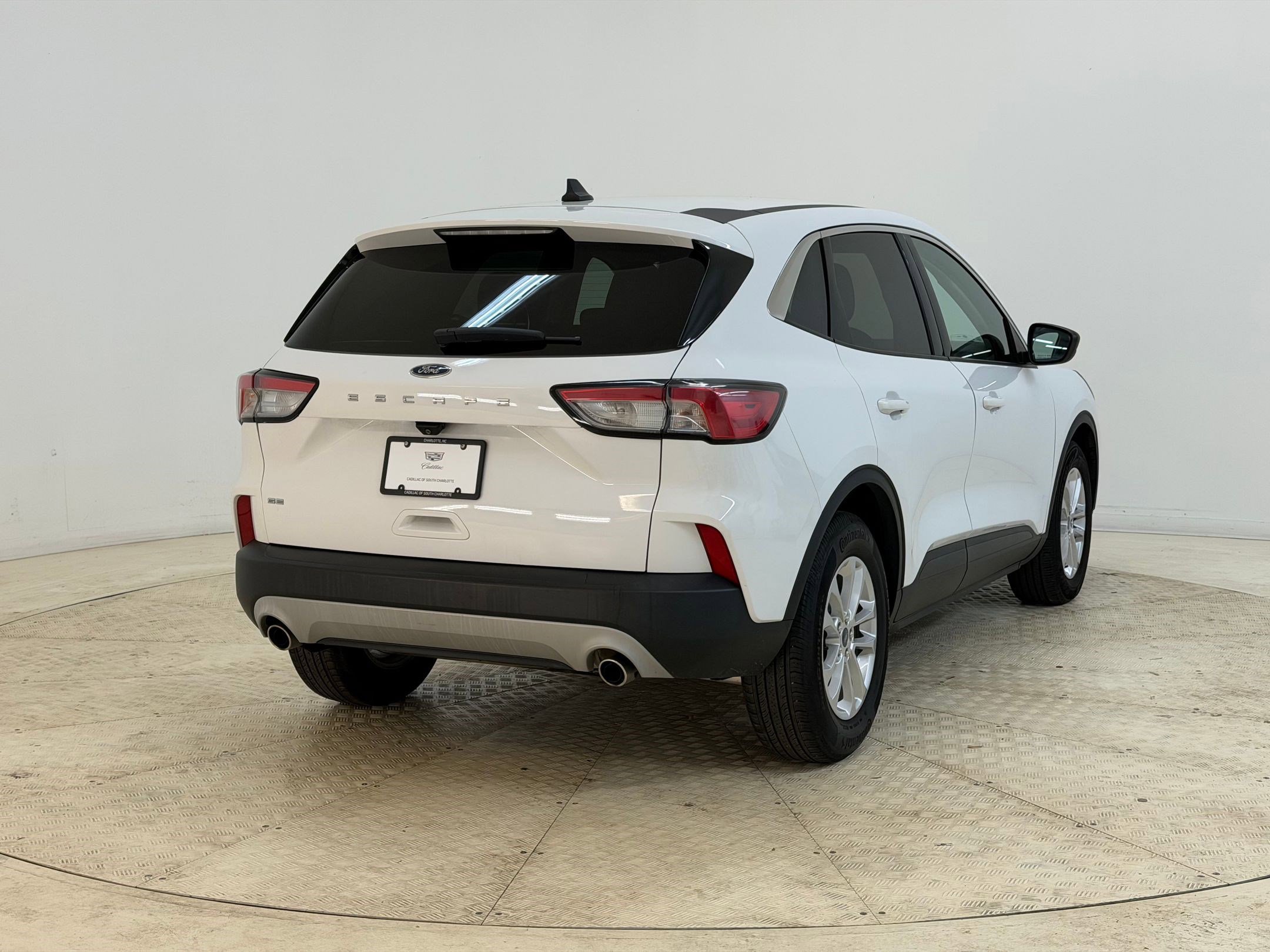 Used 2022 Ford Escape SE image 5