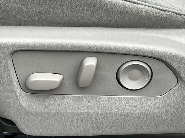 Used 2025 GMC Sierra 1500 SLT w/ SLT Premium Plus Package image 39