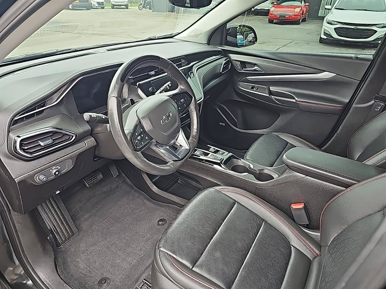 Used 2023 Chevrolet Bolt EUV Premier w/ Sun & Sound Package FWD image 13