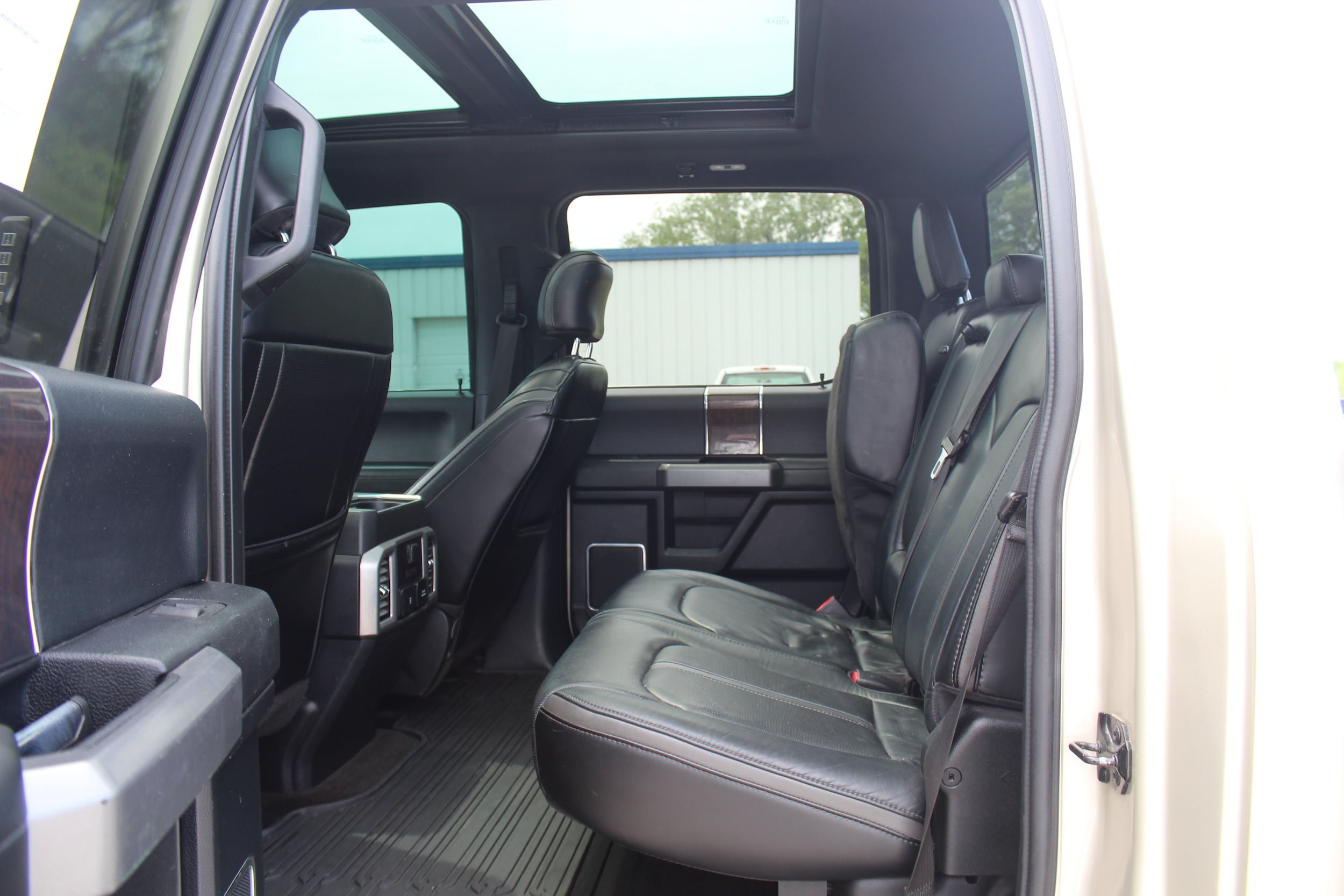 Used 2017 Ford F350 Platinum w/ Platinum Ultimate Package AWD/4WD image 15