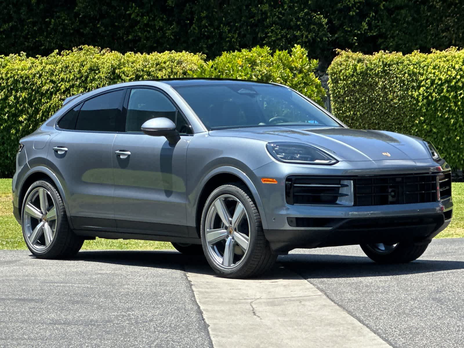 New 2026 Porsche Cayenne Coupe AWD/4WD image 10