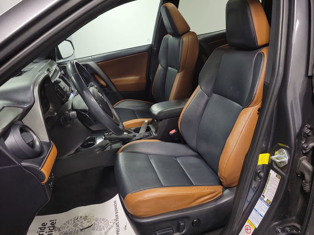 Used 2016 Toyota RAV4 SE image 13