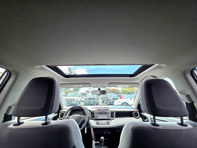 Used 2015 Toyota RAV4 XLE AWD/4WD image 27