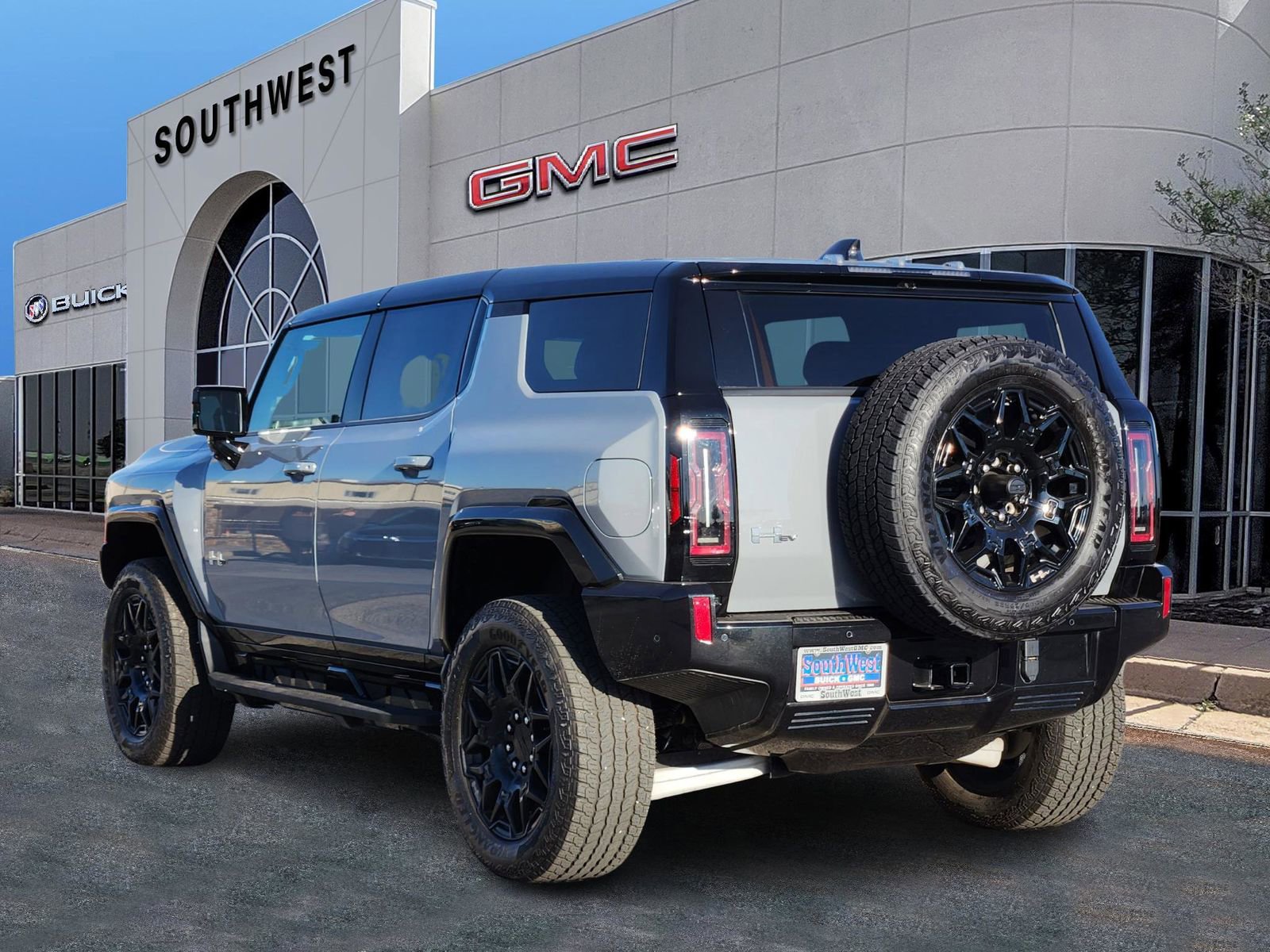 New 2025 GMC Hummer EV 2X image 4