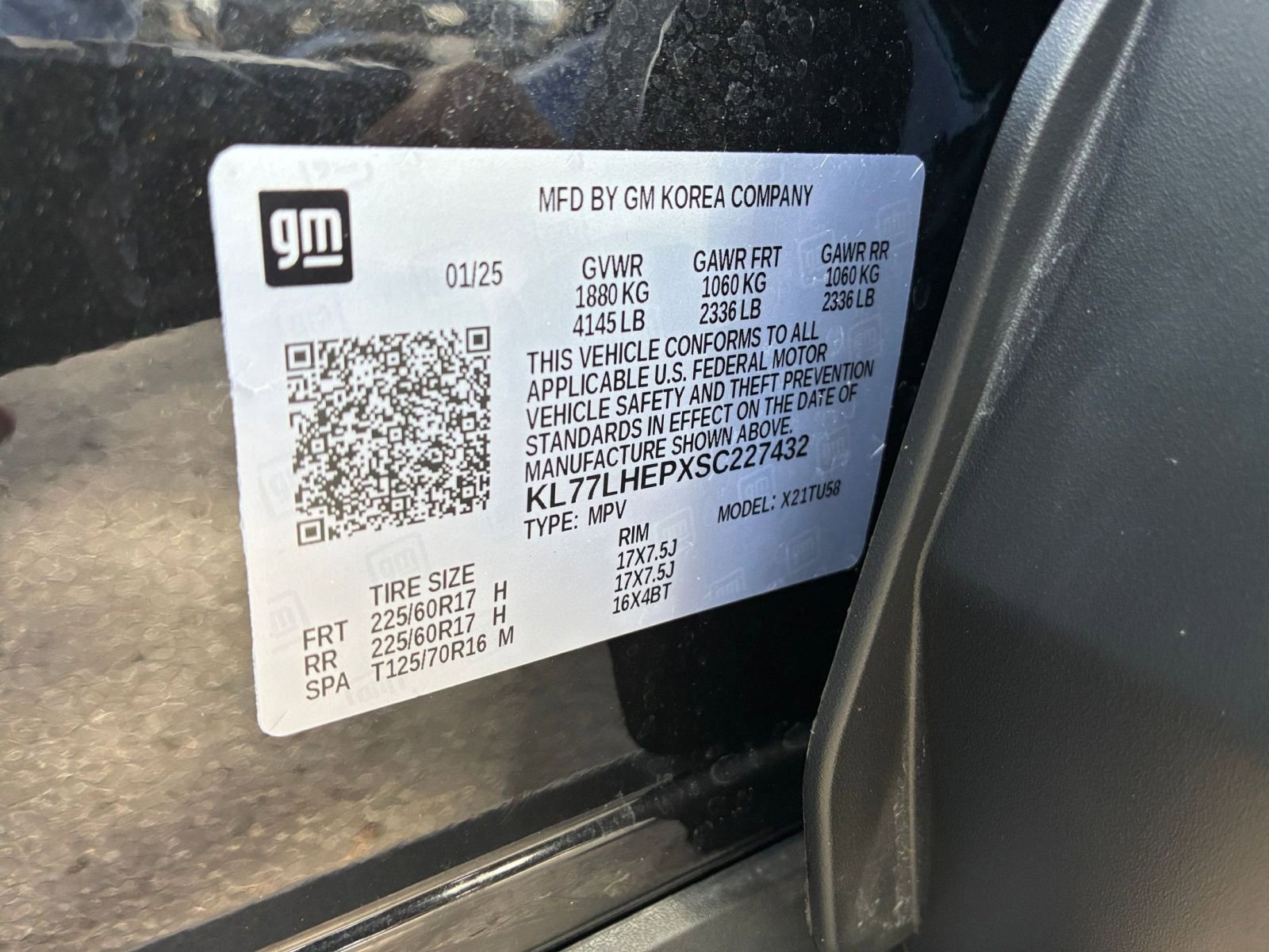 Used 2025 Chevrolet Trax LT image 28