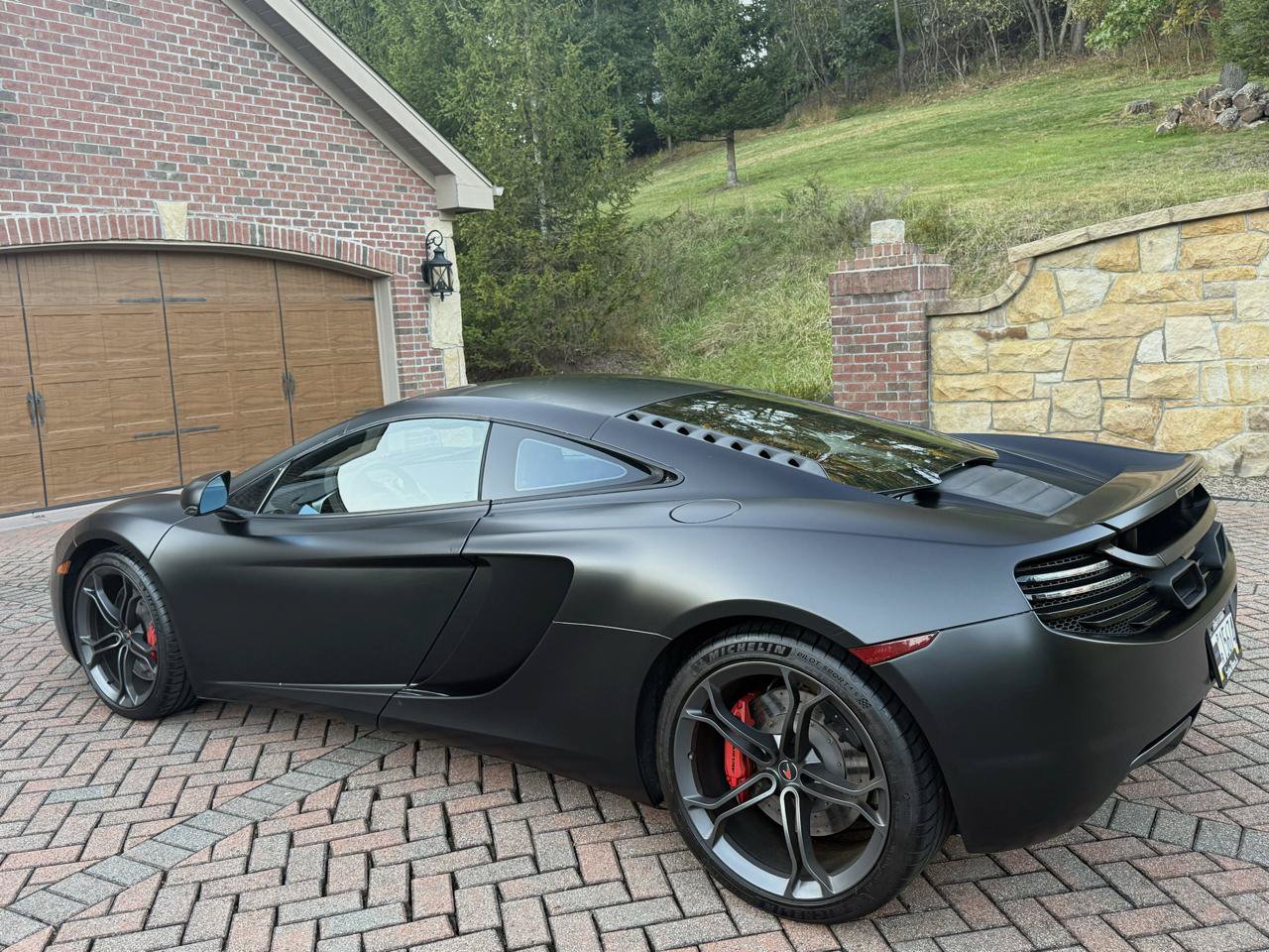 Used 2012 McLaren MP4-12C Coupe RWD image 12