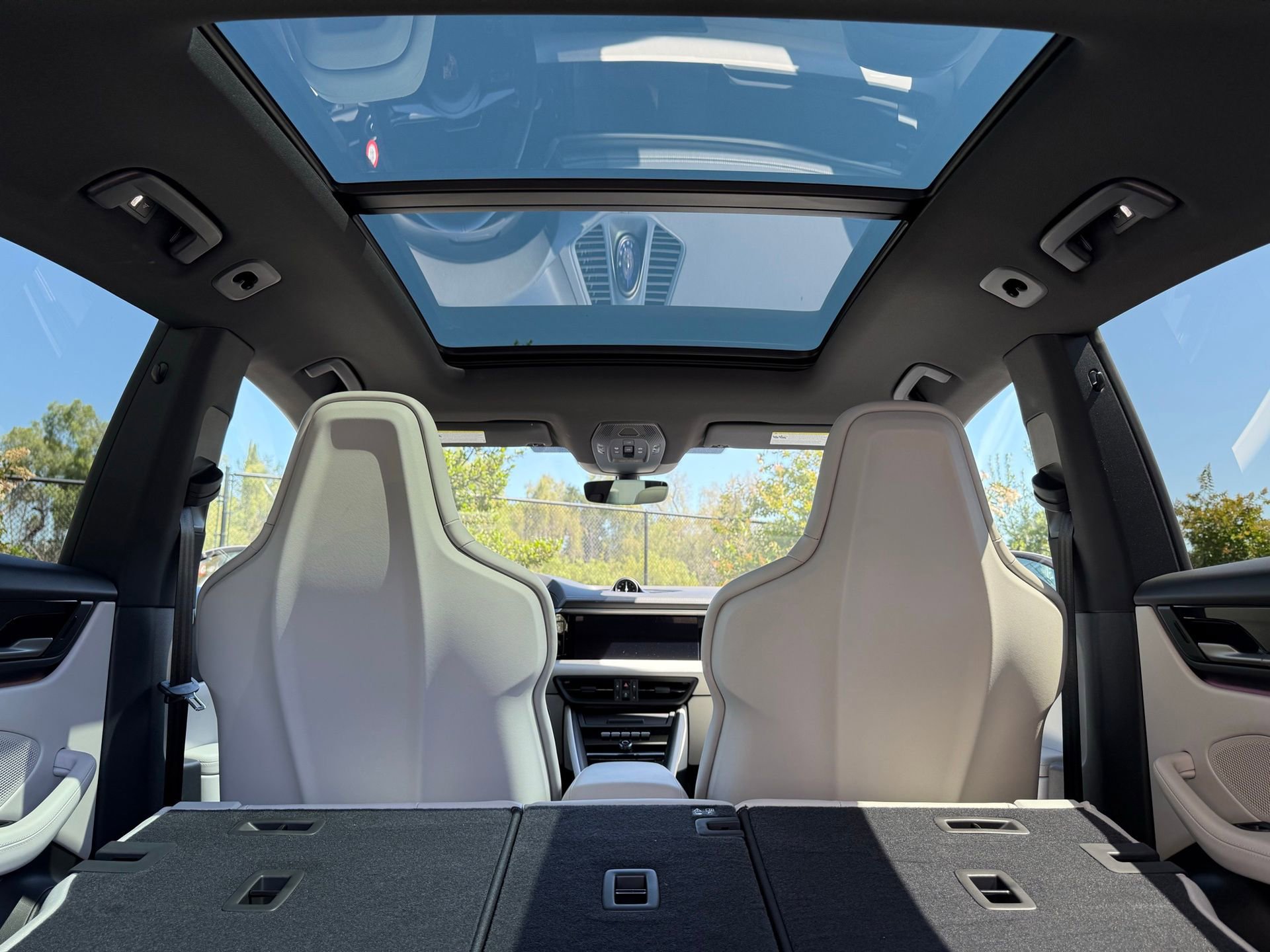 New 2026 Porsche Macan 4S Electric AWD/4WD image 36