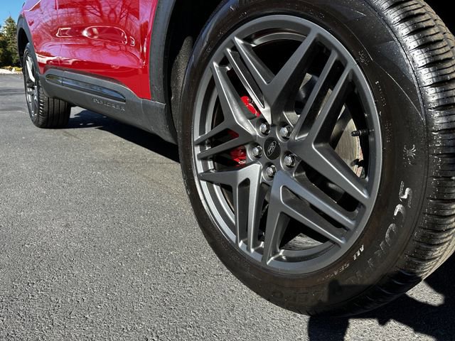 Certified 2025 Ford Explorer ST-Line w/ ST-Line Street Pack image 11