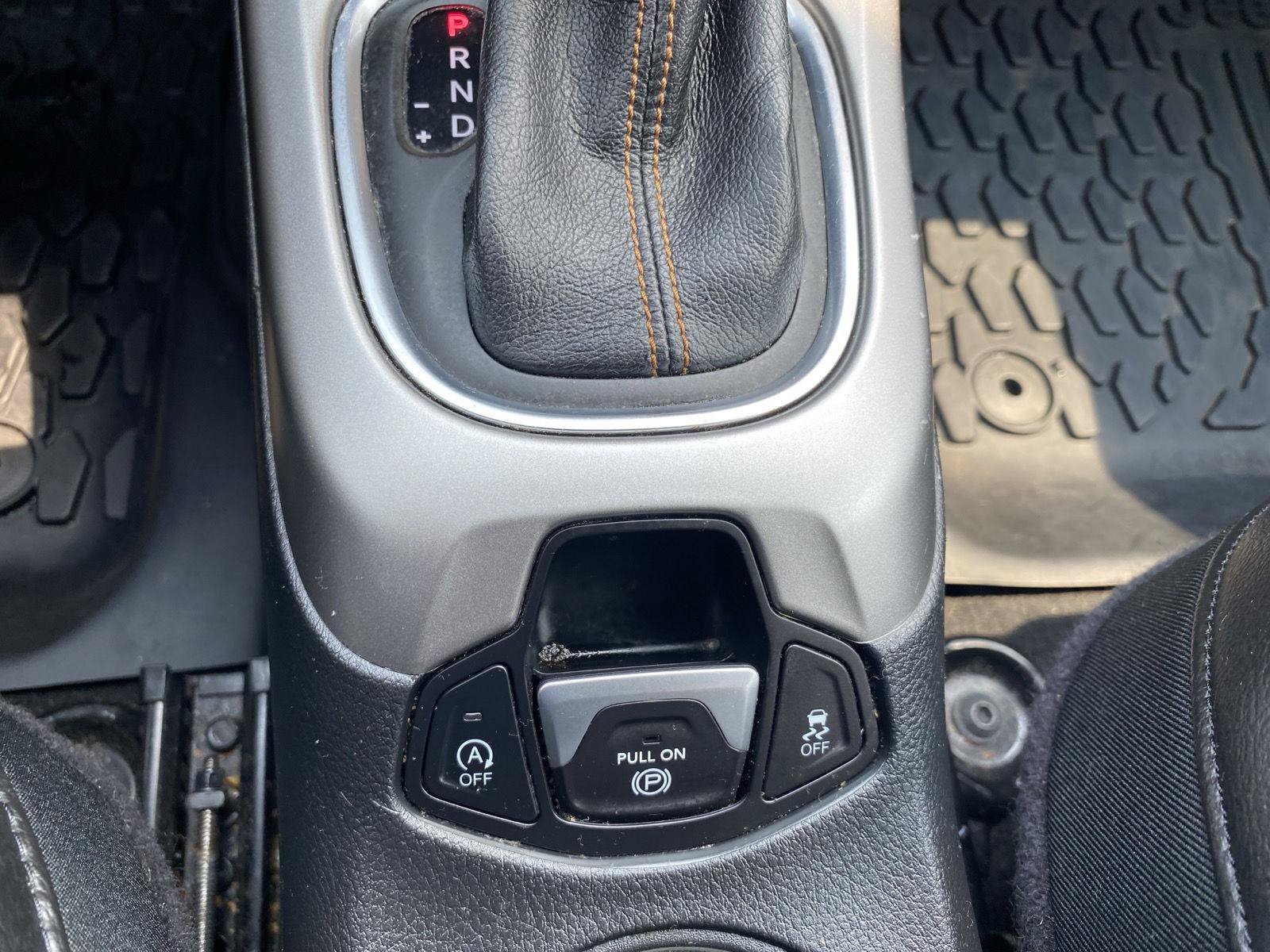 Used 2018 Jeep Compass Latitude w/ Popular Equipment Group FWD image 22