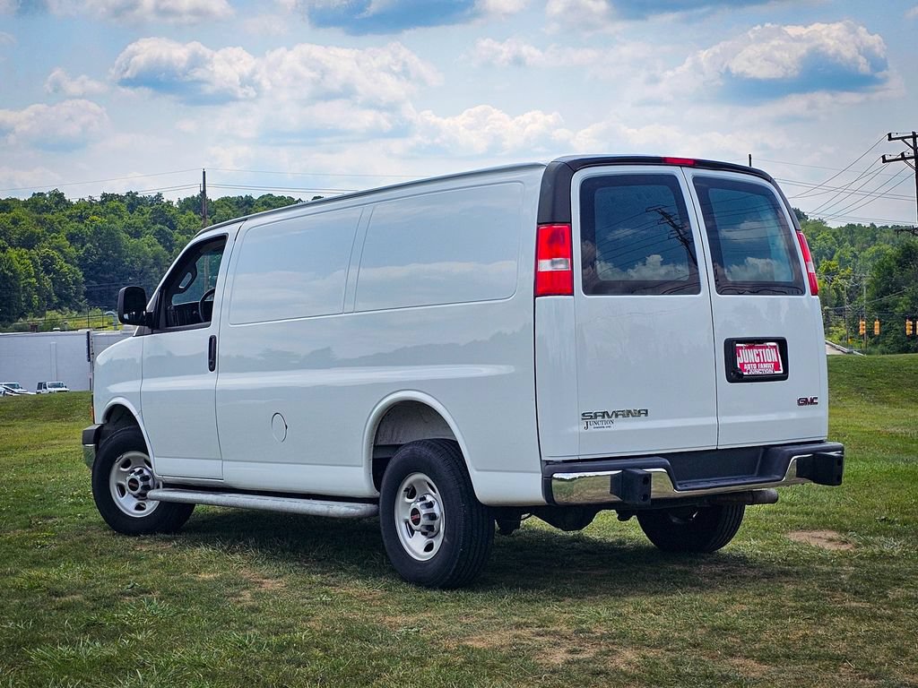Used 2025 GMC Savana 2500 w/ Driver Convenience Package RWD image 5