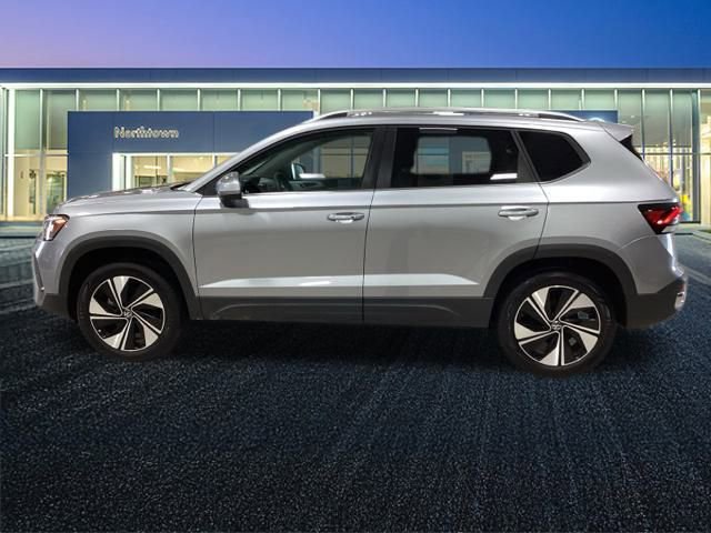 Certified 2025 Volkswagen Taos SE w/ Panoramic Sunroof Package image 9