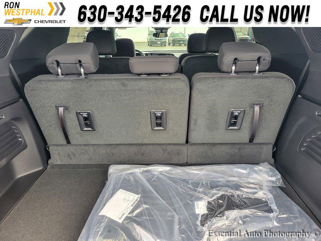 New 2026 Chevrolet Traverse LT image 17