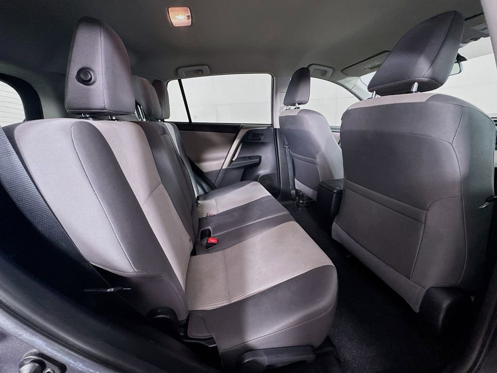 Used 2015 Toyota RAV4 LE image 31