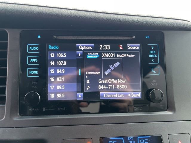 Used 2016 Toyota Sienna XLE image 19