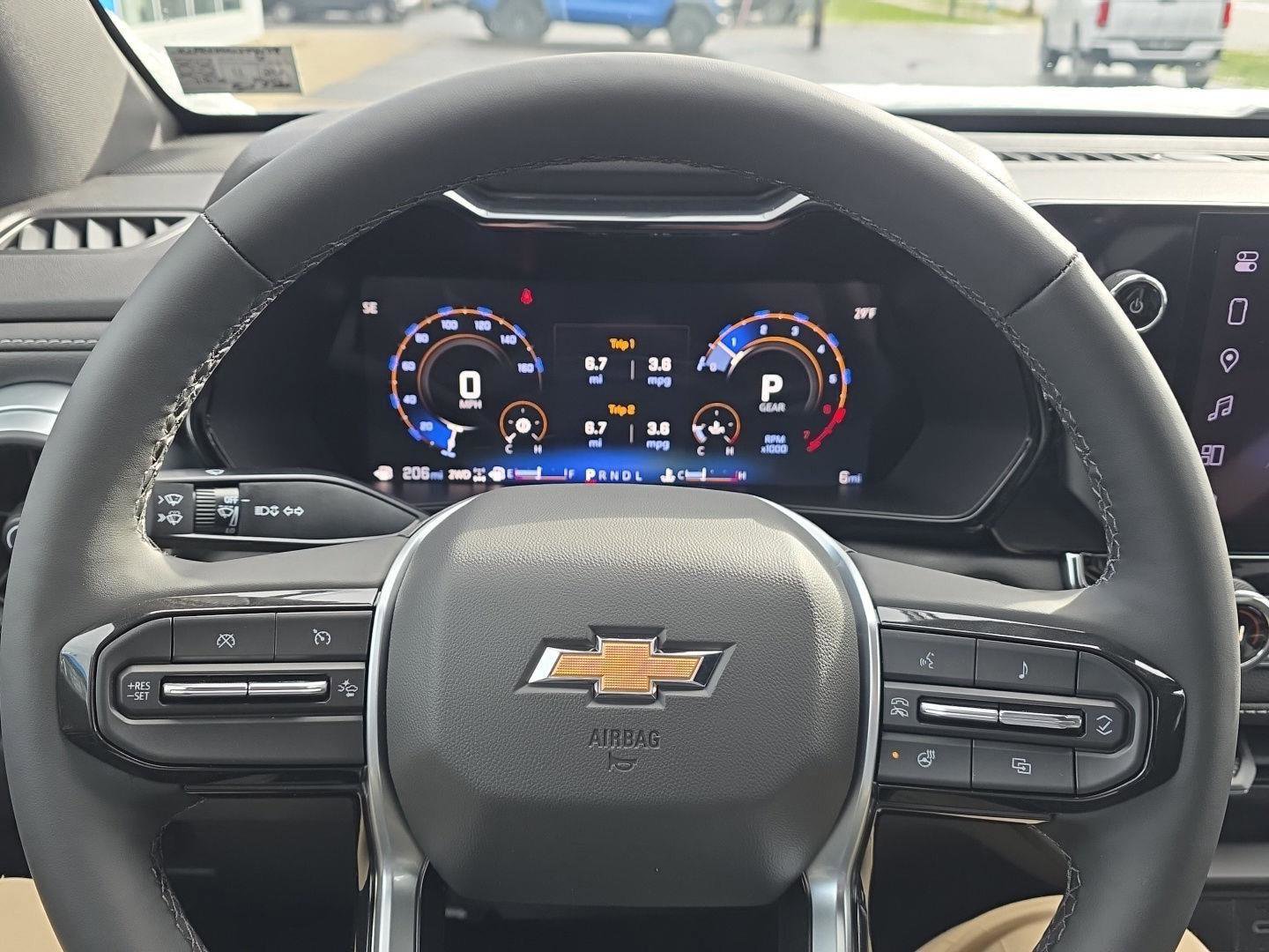 New 2025 Chevrolet Colorado LT w/ LT Convenience Package image 12