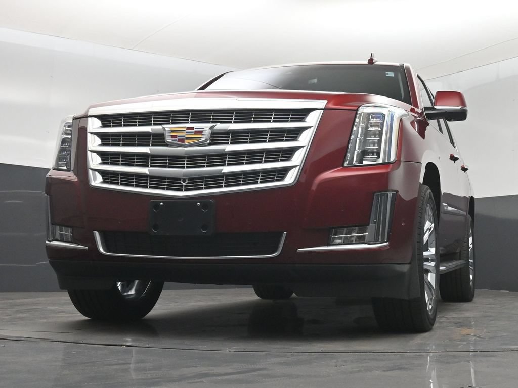 Used 2019 Cadillac Escalade Luxury w/ LPO, Radiant Package AWD/4WD image 31