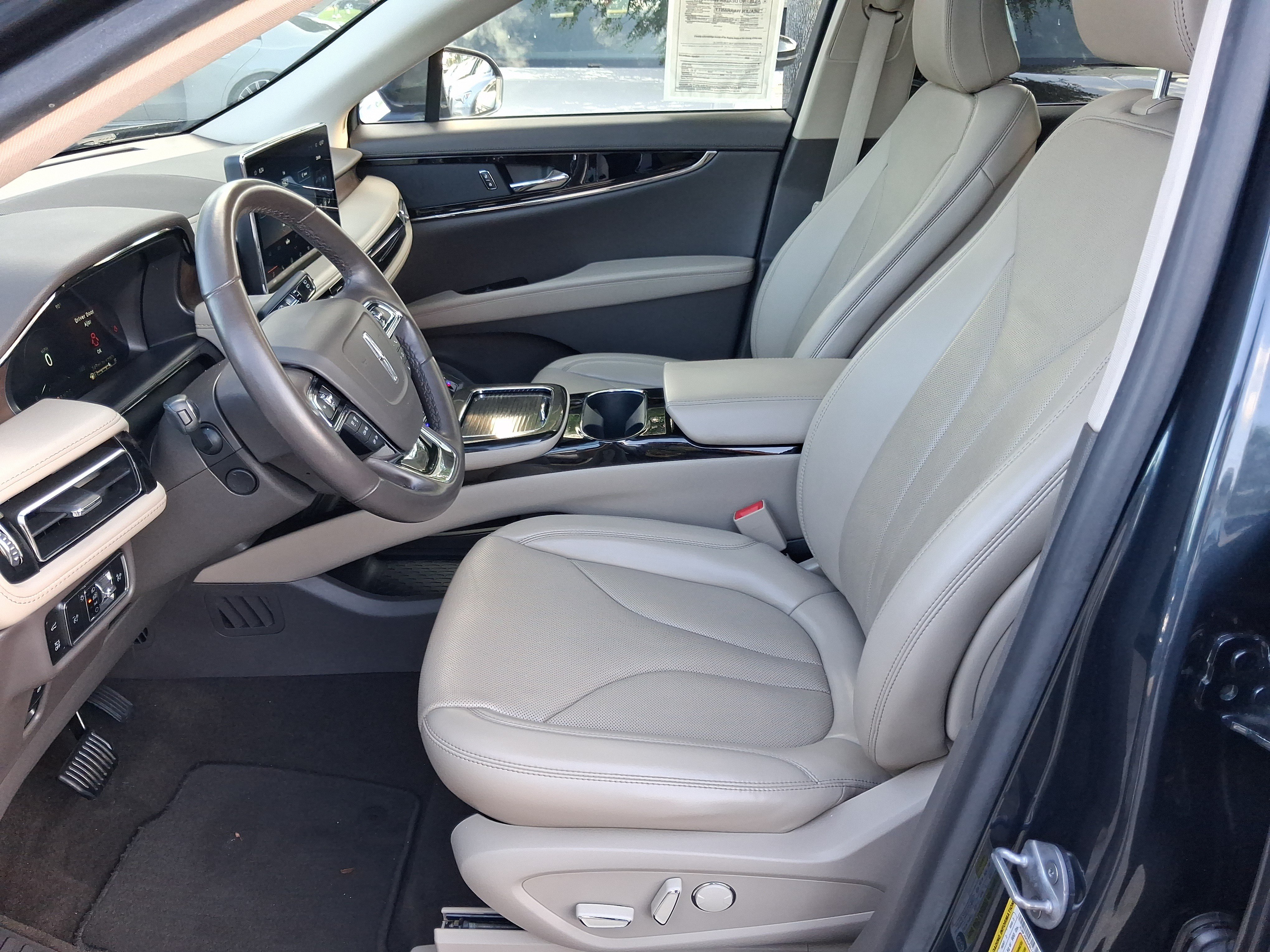 Certified 2023 Lincoln Nautilus Reserve FWD image 12