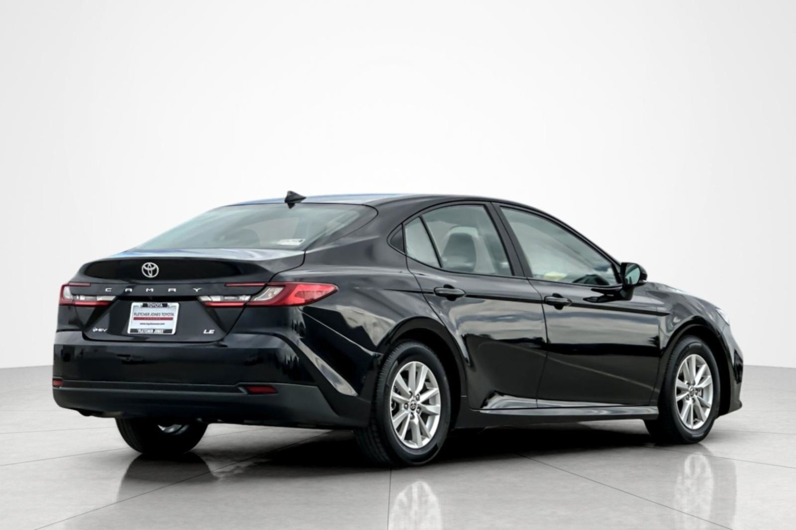 Certified 2025 Toyota Camry LE FWD image 5