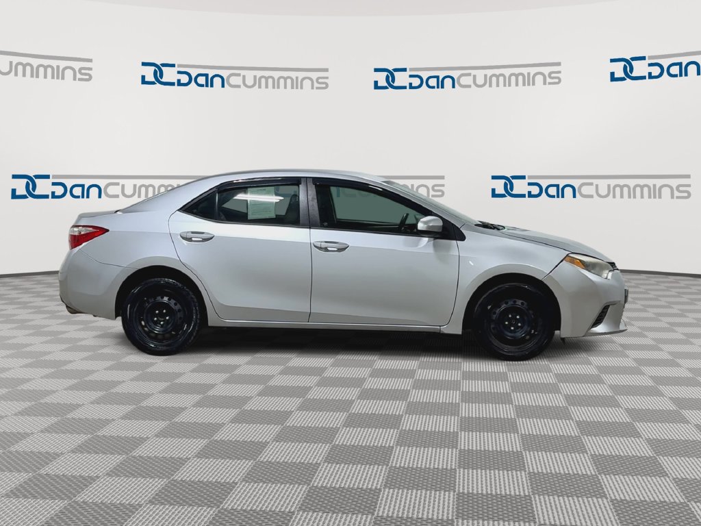 Used 2016 Toyota Corolla LE FWD image 9