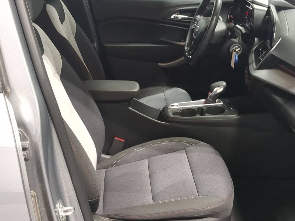 Used 2024 Chevrolet Trax RS w/ Driver Confidence Package FWD image 27