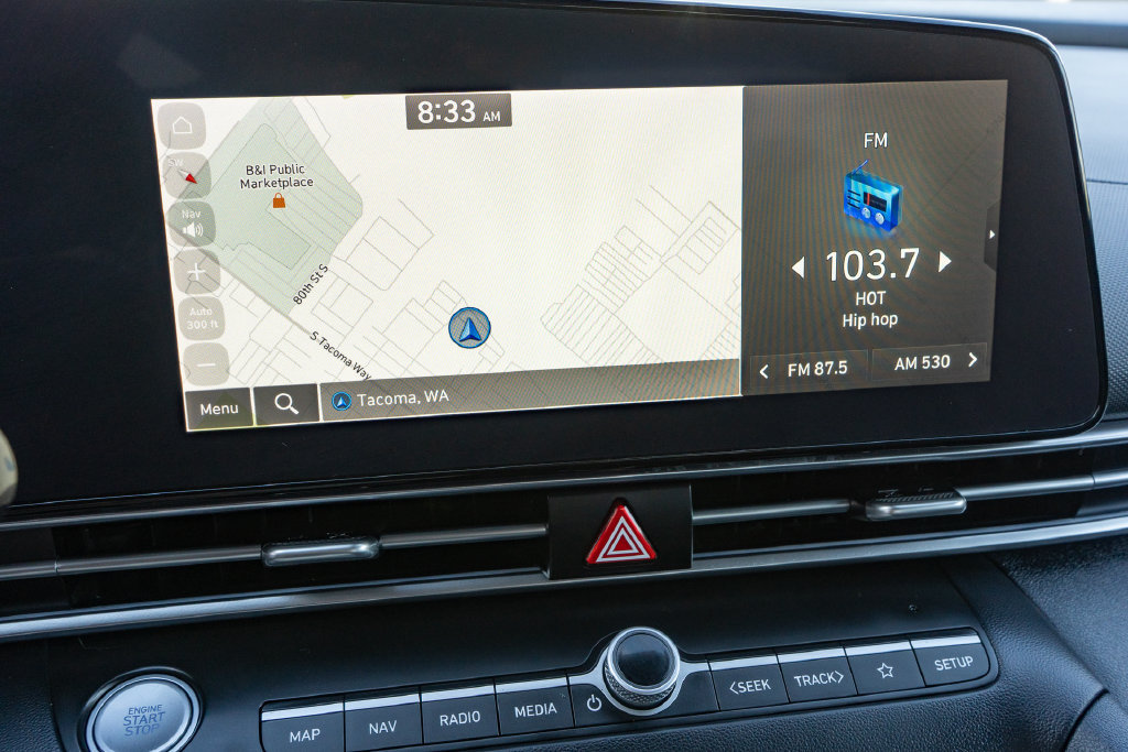 Used 2023 Hyundai Elantra Limited FWD image 11