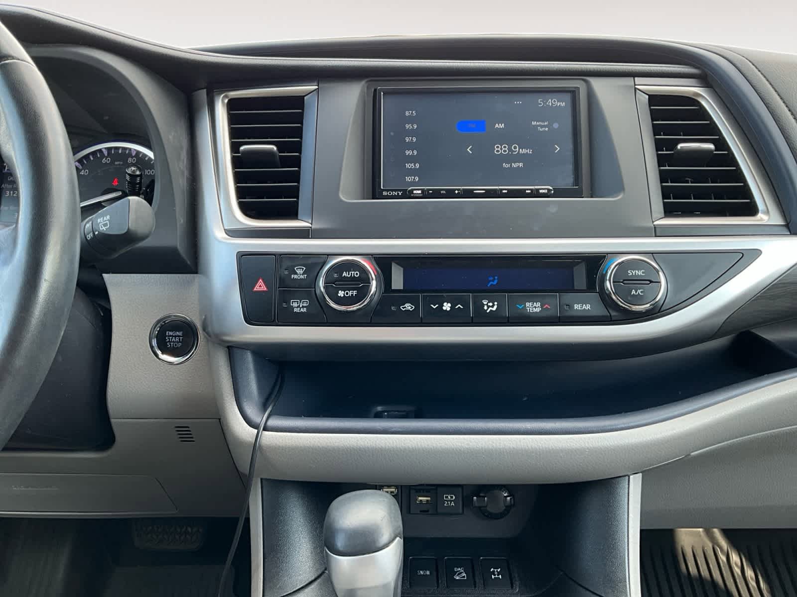 Used 2019 Toyota Highlander Limited Platinum AWD/4WD image 13