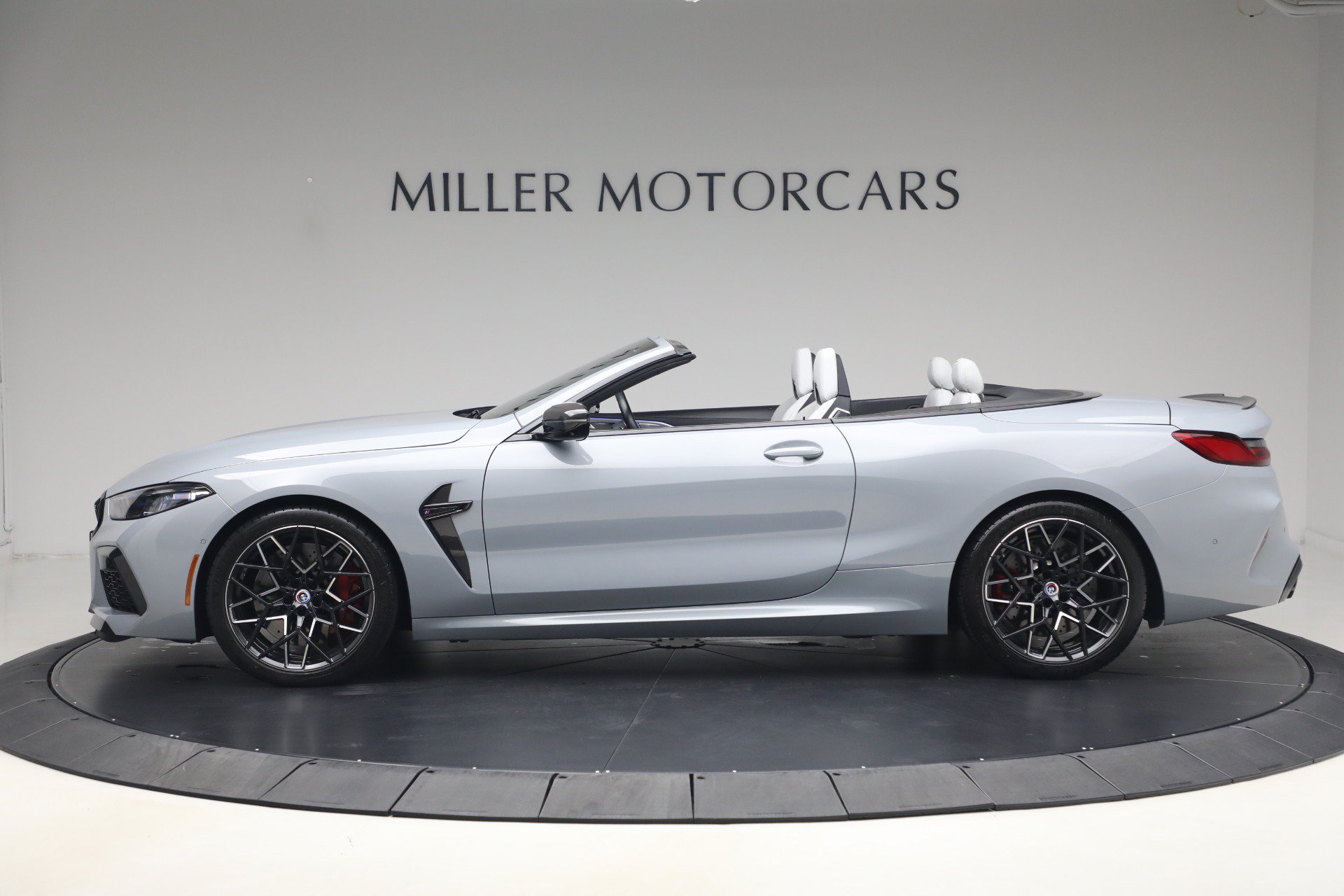 Used 2023 BMW M8 Competition w/ M Carbon Exterior Package AWD/4WD image 3