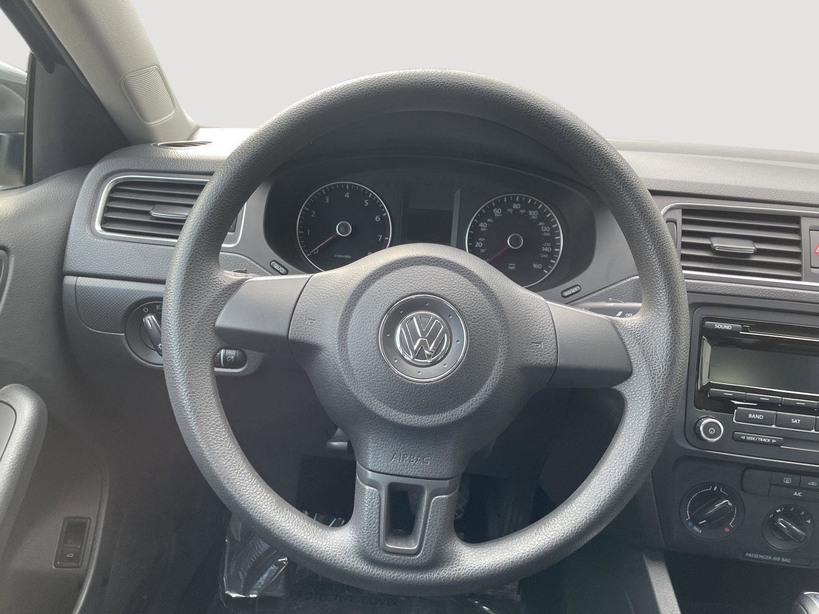Used 2014 Volkswagen Jetta SE FWD image 24