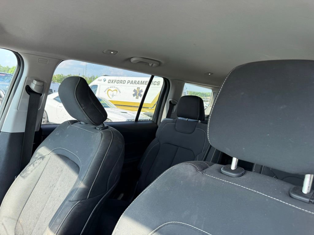 Used 2023 Jeep Grand Cherokee L Laredo RWD image 22