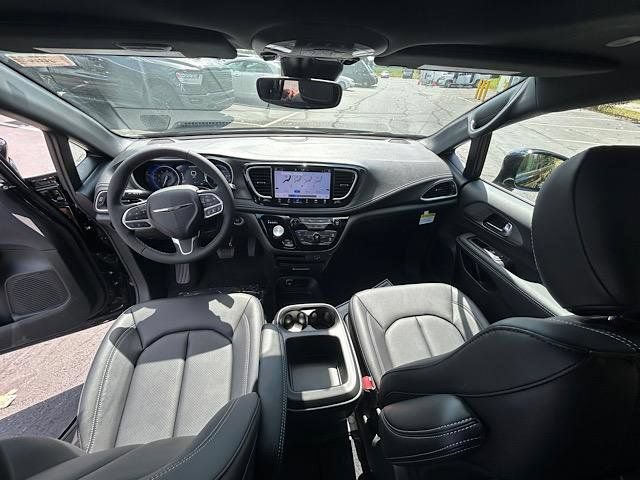 New 2026 Chrysler Pacifica Select FWD image 19