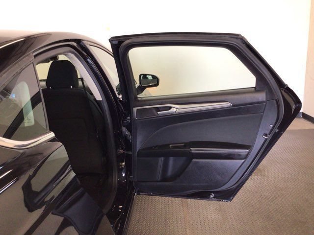 Used 2020 Ford Fusion SE FWD image 7