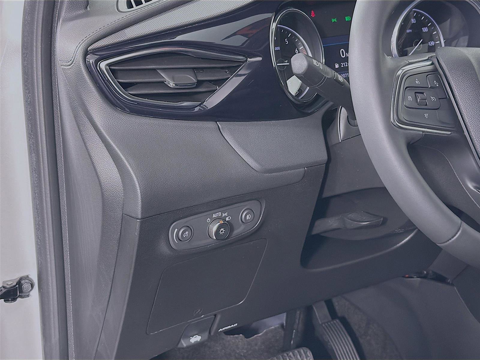 Used 2022 Buick Encore GX Select w/ Sport Touring Package image 10