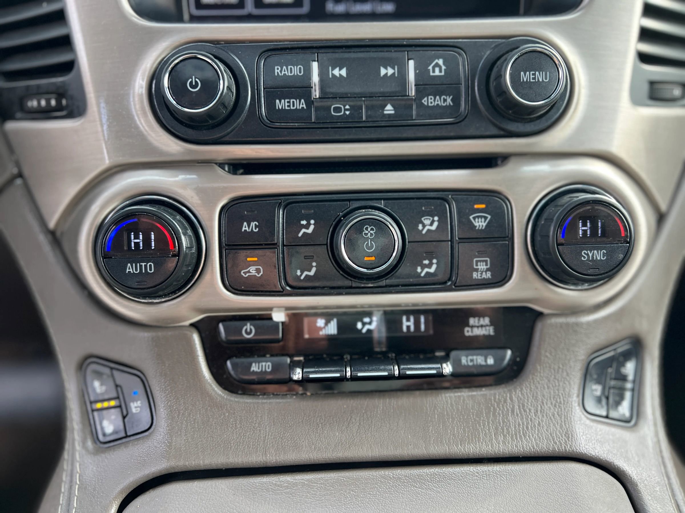 Used 2015 GMC Yukon Denali image 19