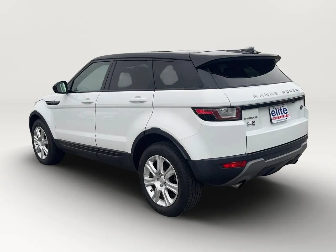 Used 2018 Land Rover Range Rover Evoque SE Premium AWD/4WD image 5